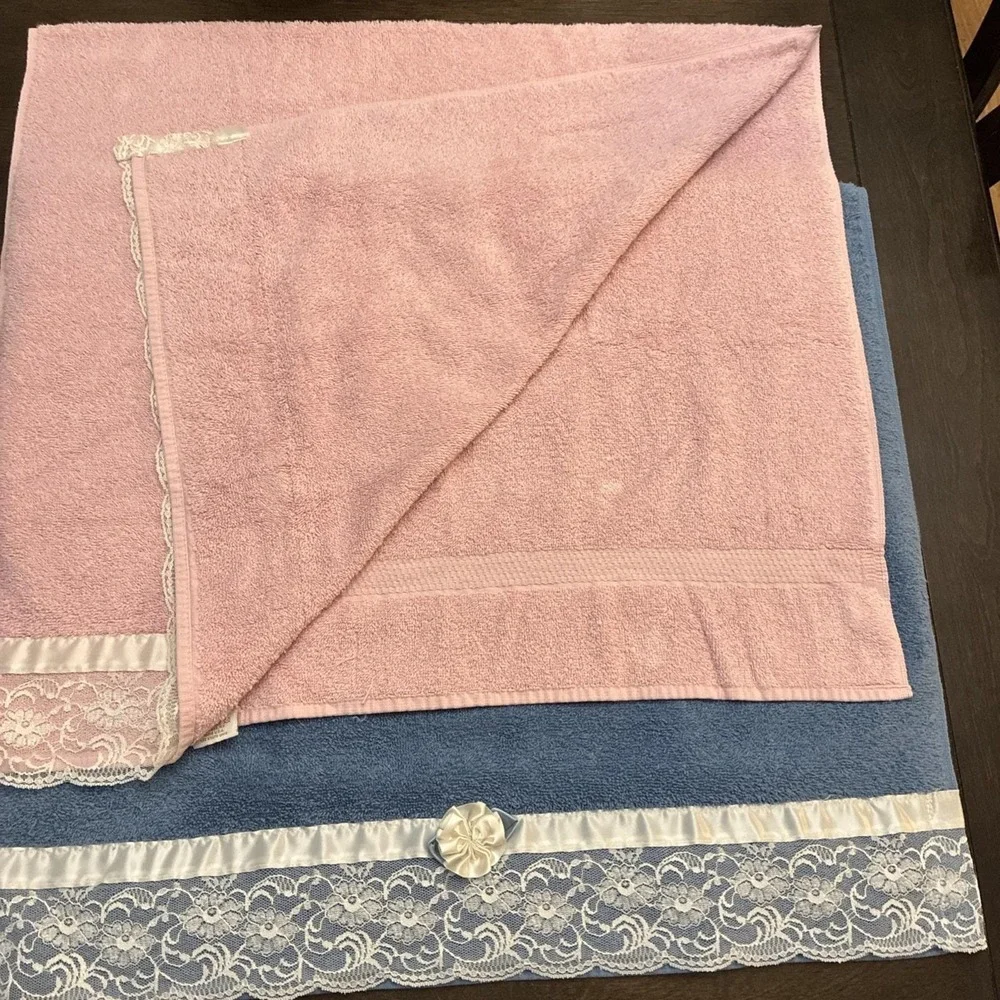 VTG Dundee Blue Pink Lace Bath Towel Set 2pc USA Made 100% Cotton CottageCore